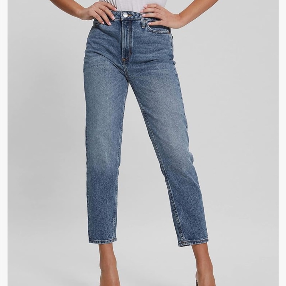 Brand new Guess  mom Jean.